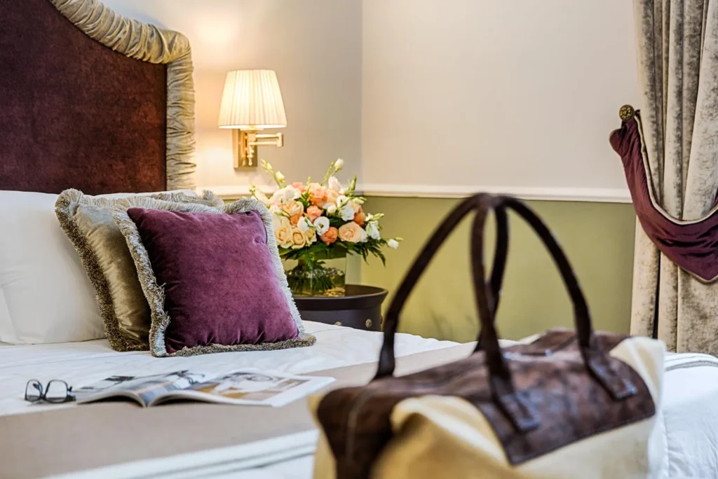 letto con cuscini Palazzo Roselli Cecconi